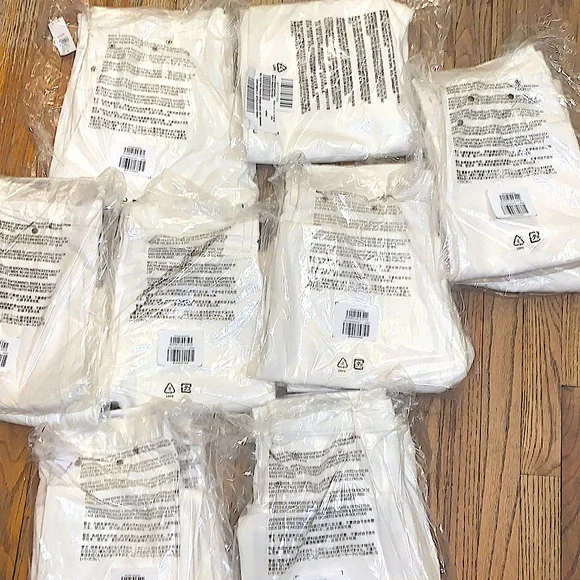 (HP)GAP Sky High Rise Cheeky Straight Jeans with Washwell - Picture 2 of 10